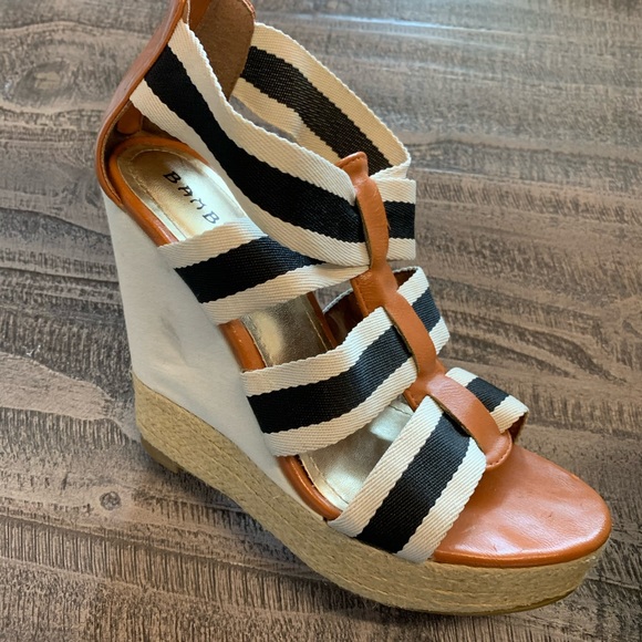 Chunky black white, chestnut colored wedges 7.5 - Picture 4 of 6